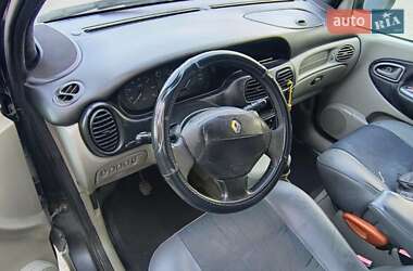 Минивэн Renault Scenic 2002 в 