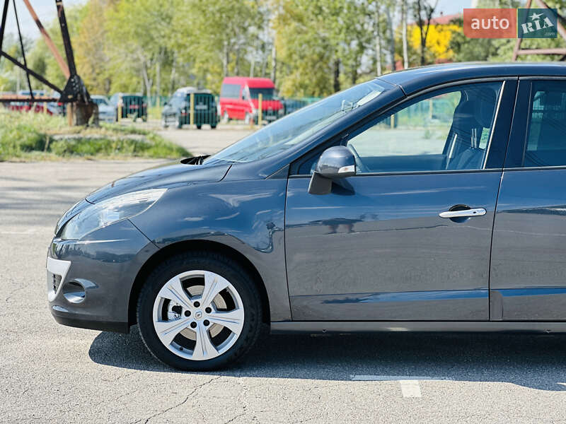 Минивэн Renault Scenic 2009 в Харькове