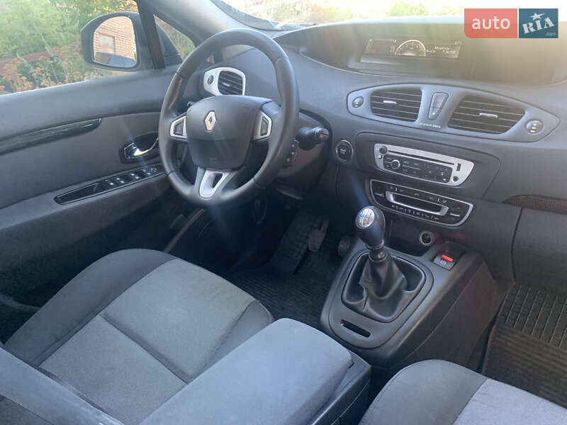 Минивэн Renault Scenic 2012 в Умани
