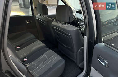 Минивэн Renault Scenic 2004 в 