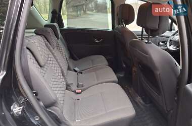 Минивэн Renault Scenic 2011 в 
