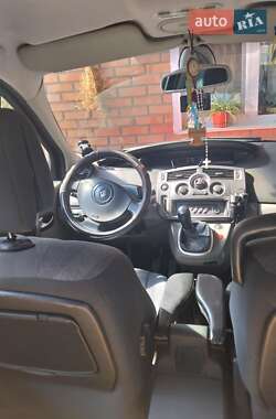Мінівен Renault Scenic 2004 в  фото 5 Мінівен Renault Scenic 2004 в