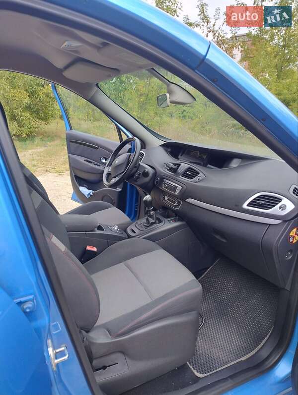 Мінівен Renault Scenic 2013 в Івано-Франківську