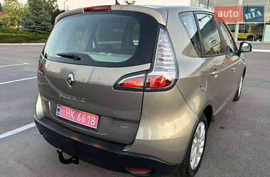 Минивэн Renault Scenic 2013 в 