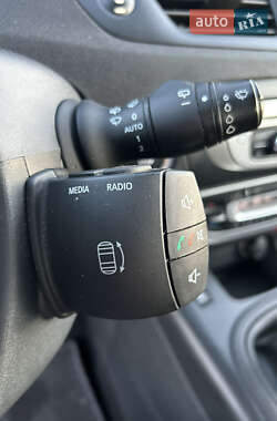 Минивэн Renault Scenic 2013 в 
