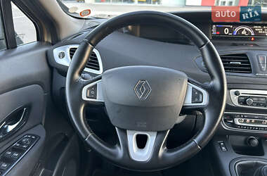 Минивэн Renault Scenic 2013 в 