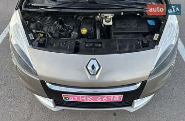 Минивэн Renault Scenic 2013 в 