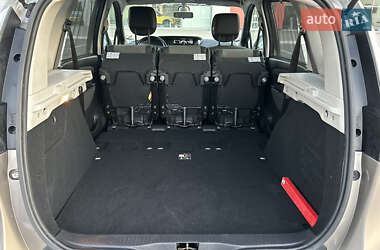 Минивэн Renault Scenic 2013 в 