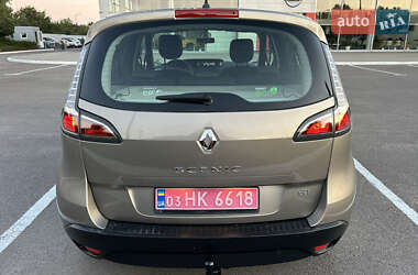 Минивэн Renault Scenic 2013 в 