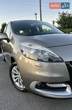 Минивэн Renault Scenic 2013 в 