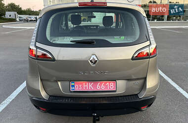 Минивэн Renault Scenic 2013 в 