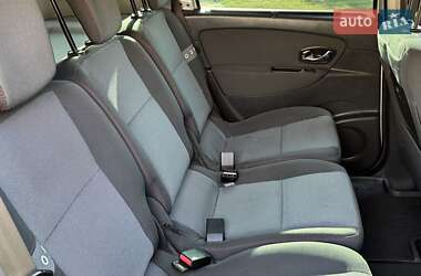 Минивэн Renault Scenic 2013 в 