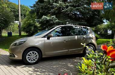 Минивэн Renault Scenic 2014 в 