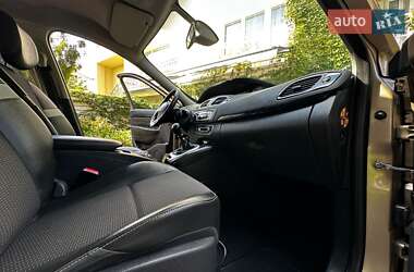 Минивэн Renault Scenic 2014 в 
