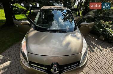 Минивэн Renault Scenic 2014 в 