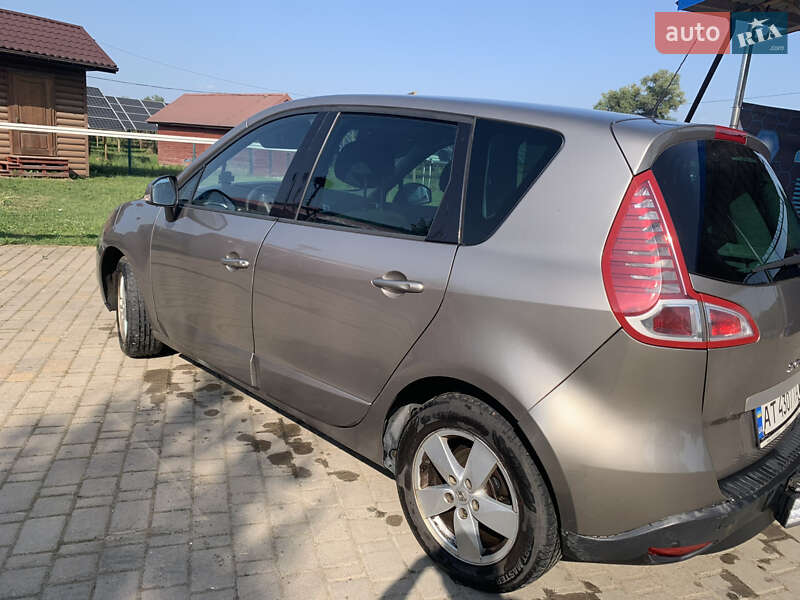 Минивэн Renault Scenic 2009 в Ивано-Франковске