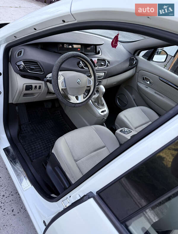 Минивэн Renault Scenic 2011 в Смеле