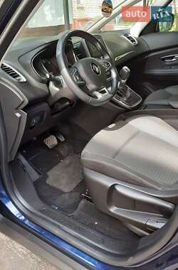 Минивэн Renault Scenic 2018 в 