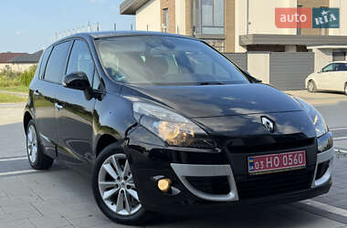 Минивэн Renault Scenic 2011 в 
