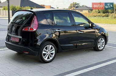 Минивэн Renault Scenic 2011 в 