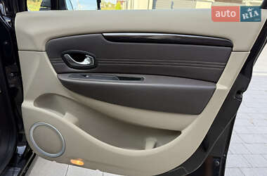 Минивэн Renault Scenic 2011 в 