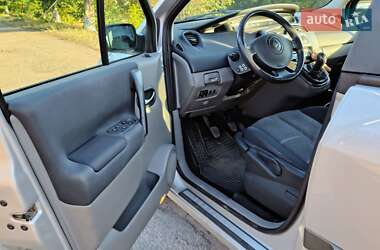 Минивэн Renault Scenic 2005 в 