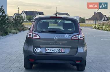 Минивэн Renault Scenic 2011 в 