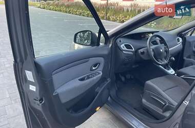 Минивэн Renault Scenic 2011 в 