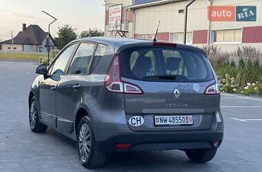 Минивэн Renault Scenic 2011 в 
