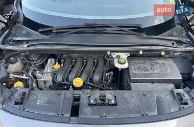 Минивэн Renault Scenic 2011 в 