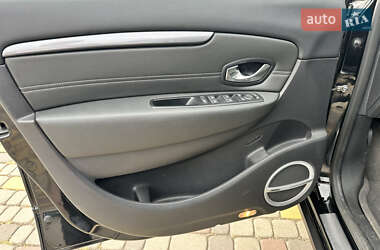 Минивэн Renault Scenic 2013 в 