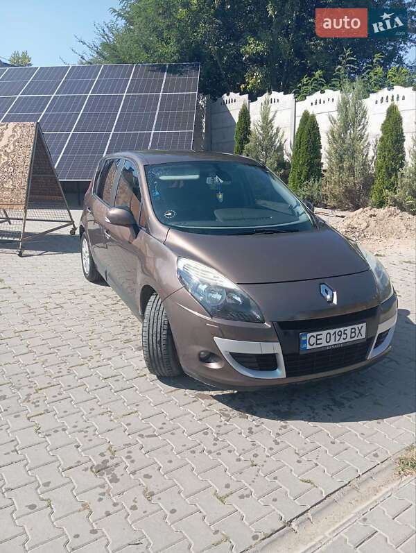 Минивэн Renault Scenic 2010 в 