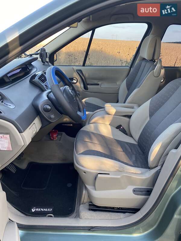 Минивэн Renault Scenic 2004 в Умани