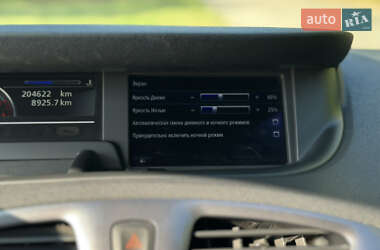 Минивэн Renault Scenic 2014 в 