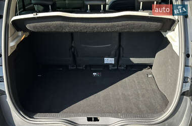 Минивэн Renault Scenic 2014 в 