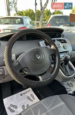 Минивэн Renault Scenic 2005 в 