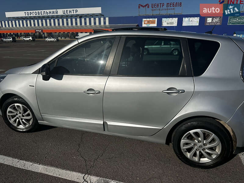 Минивэн Renault Scenic 2015 в Львове