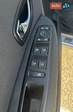 Минивэн Renault Scenic 2015 в 