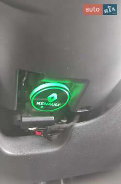 Минивэн Renault Scenic 2015 в 
