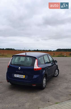 Минивэн Renault Scenic 2009 в 
