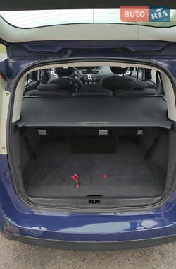 Минивэн Renault Scenic 2009 в 