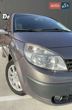 Минивэн Renault Scenic 2005 в 