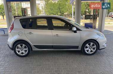 Минивэн Renault Scenic 2010 в 