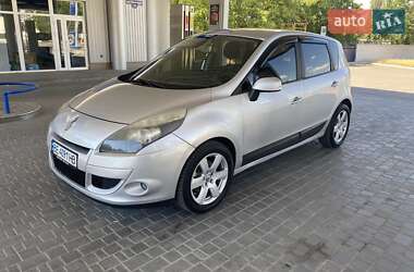 Минивэн Renault Scenic 2010 в 