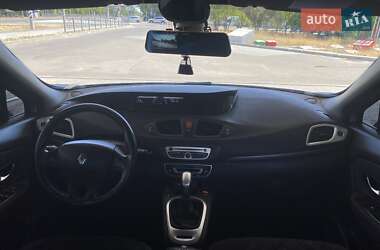 Минивэн Renault Scenic 2010 в 