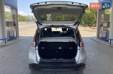 Минивэн Renault Scenic 2010 в 