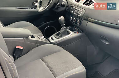 Минивэн Renault Scenic 2010 в 