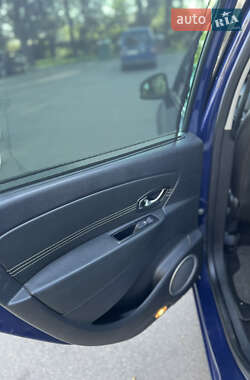 Минивэн Renault Scenic 2011 в 