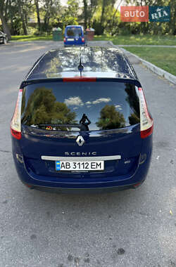 Минивэн Renault Scenic 2011 в 
