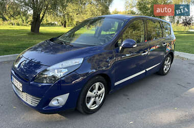 Минивэн Renault Scenic 2011 в 